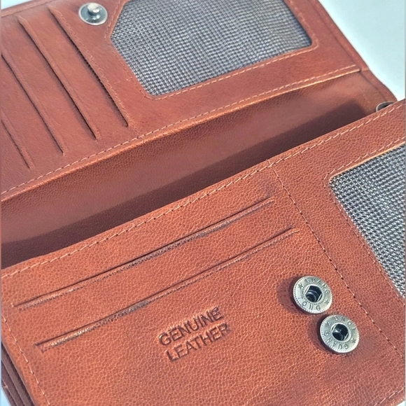 Spikes & Sparrow Brown Leather RFID Wallet - Picture 8 of 13